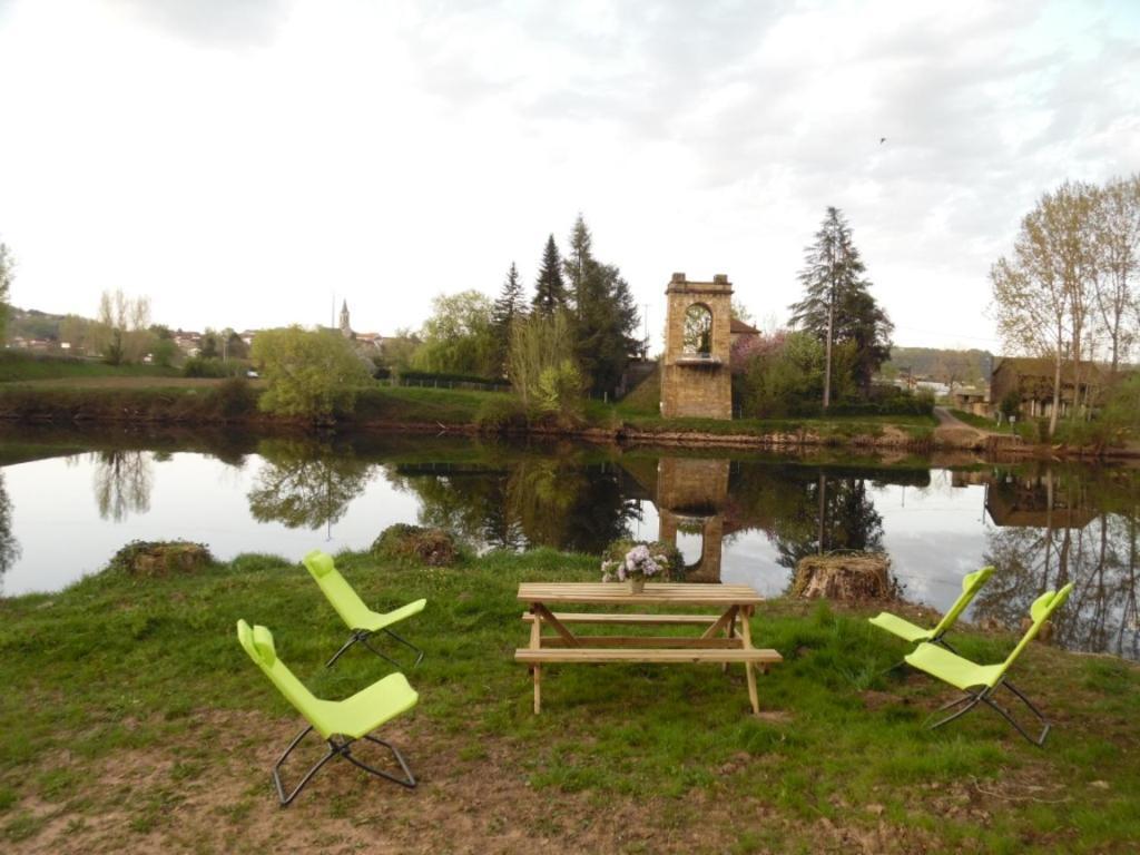 Le Pont De Livinhac Hotell Decazeville Eksteriør bilde