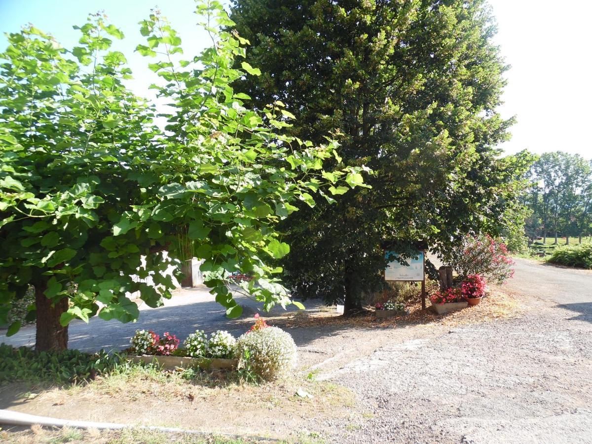 Le Pont De Livinhac Hotell Decazeville Eksteriør bilde