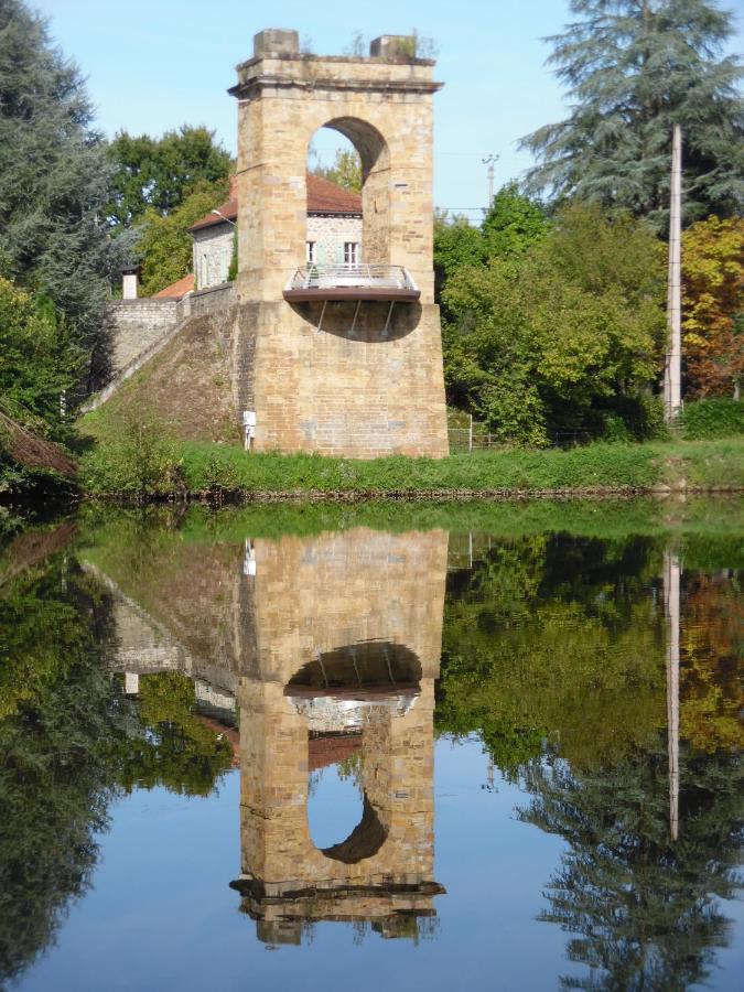 Le Pont De Livinhac Hotell Decazeville Eksteriør bilde